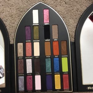 Kat VonD saint and sinner limited edition palette